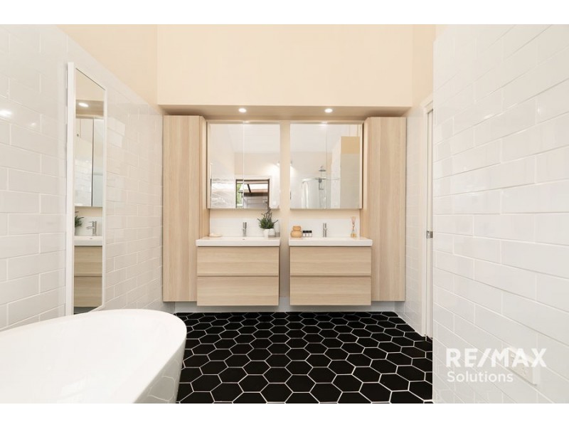 6 Roxburgh Road, Wights Mountain QLD 4520