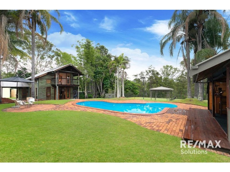 6 Roxburgh Road, Wights Mountain QLD 4520