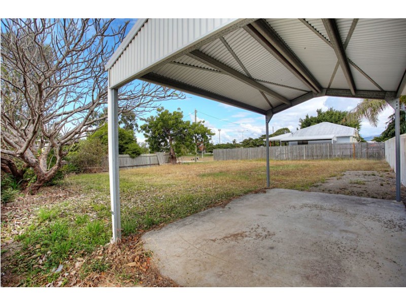 2 Shaw Street, West End QLD 4810