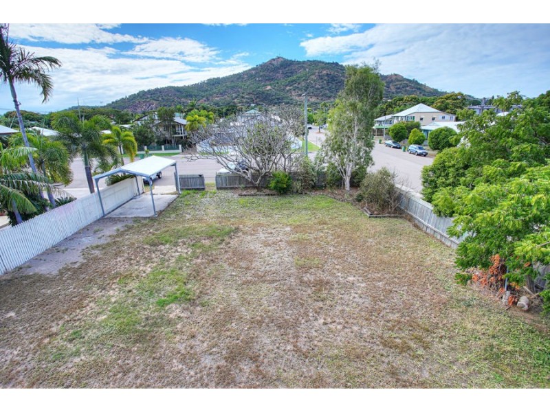 2 Shaw Street, West End QLD 4810