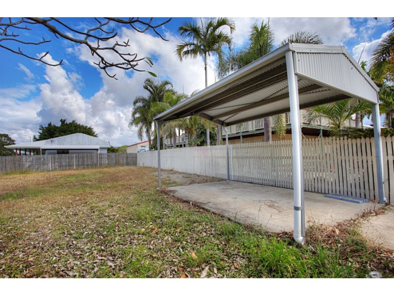 2 Shaw Street, West End QLD 4810