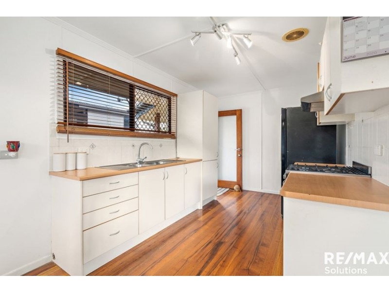 11 Crest Street, Kallangur QLD 4503