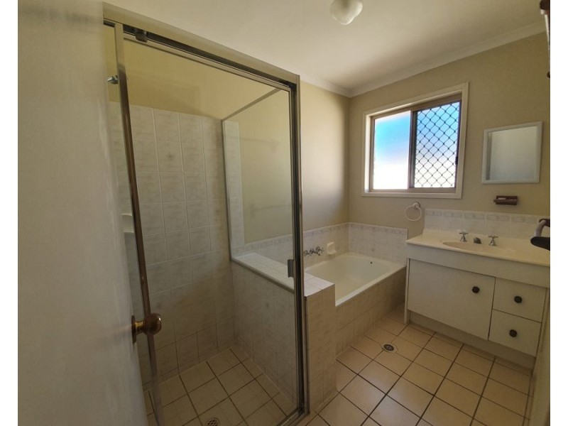 33 Coman Rd South, Rothwell QLD 4022