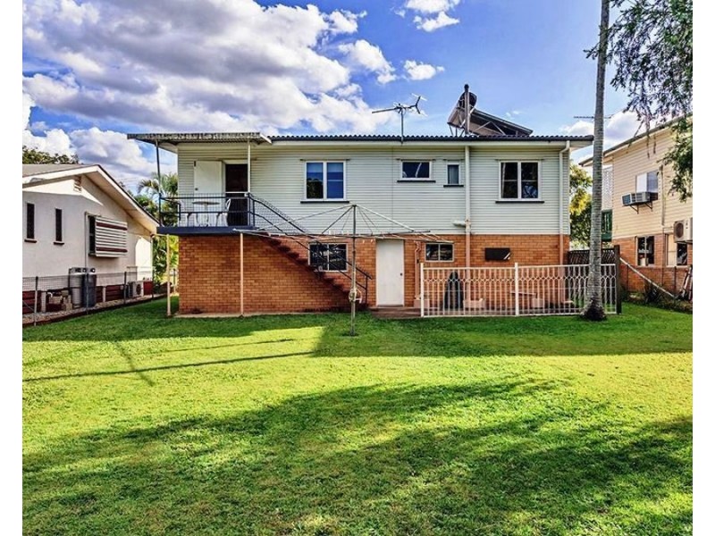 4 Hedge St, Strathpine QLD 4500