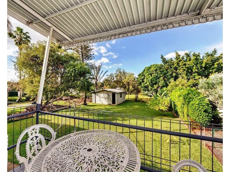 4 Hedge St, Strathpine QLD 4500