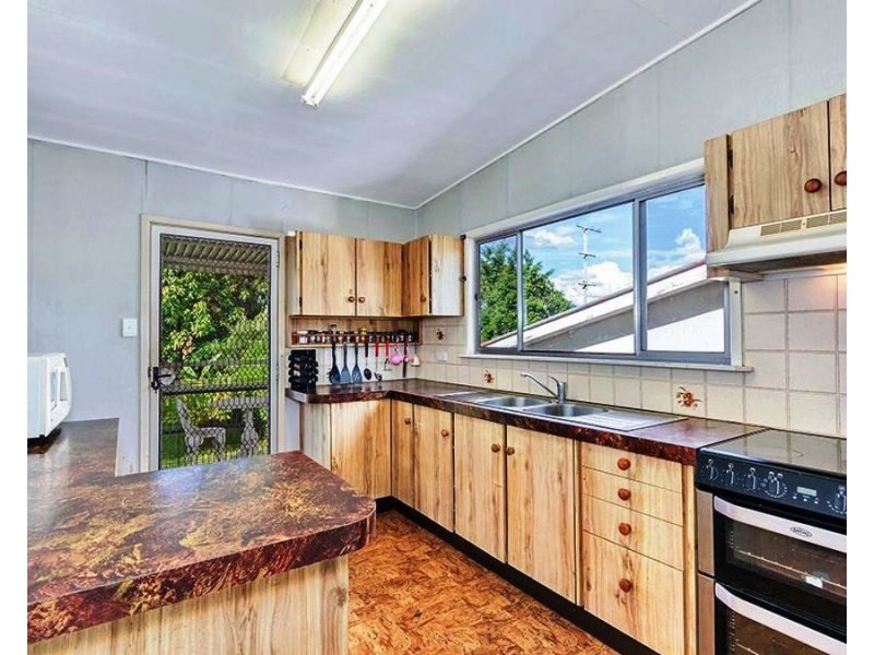 4 Hedge St, Strathpine QLD 4500
