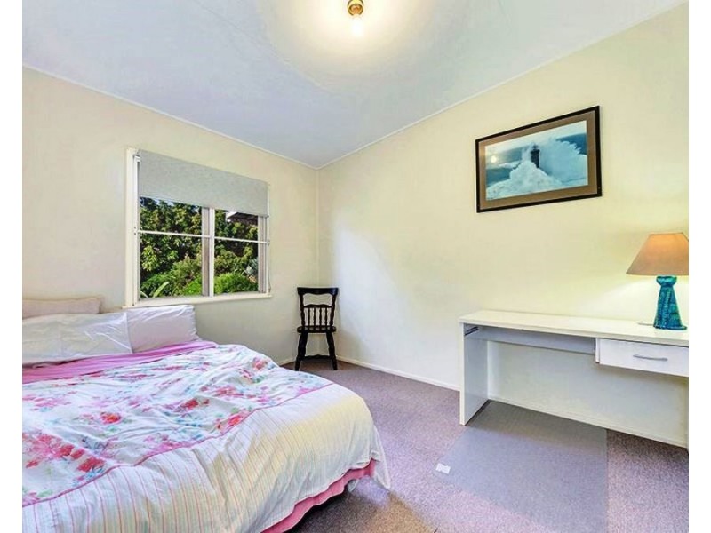 4 Hedge St, Strathpine QLD 4500