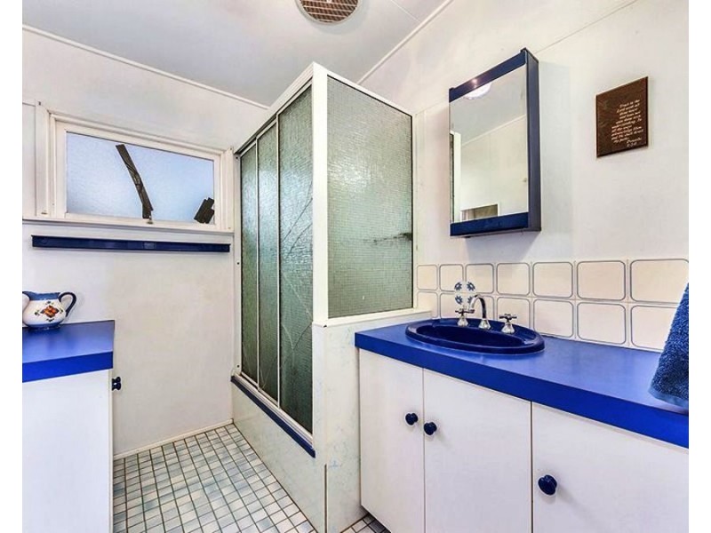 4 Hedge St, Strathpine QLD 4500
