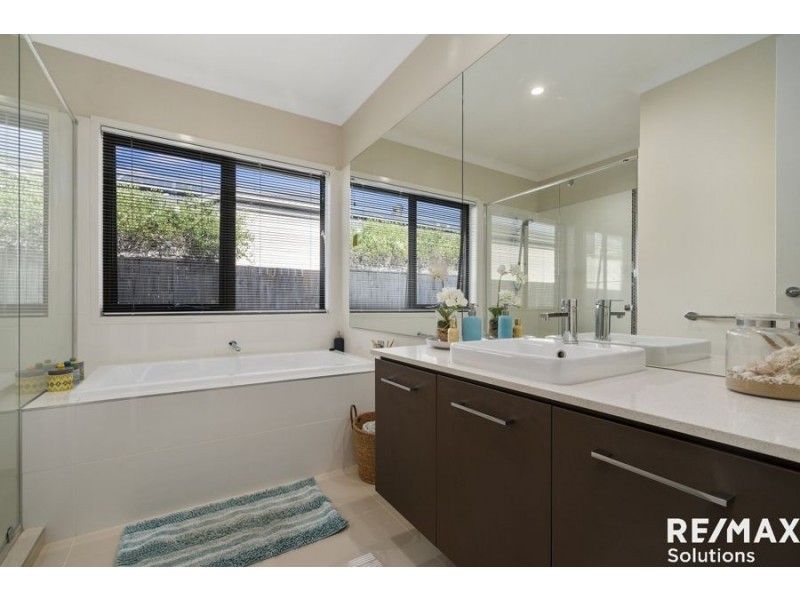 3 Centenary Court, Warner QLD 4500