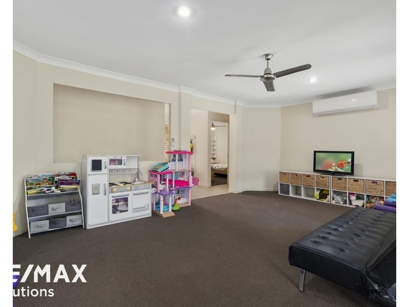 8 Versace Avenue, Bray Park QLD 4500