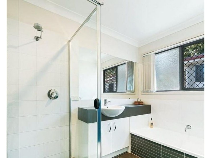 6/24 Armstrong St, Petrie QLD 4502