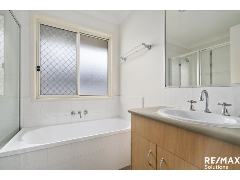 8 Catalina Ave, Bray Park QLD 4500