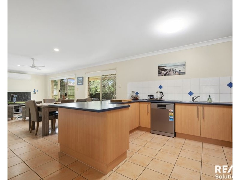 8 Riverbend Crescent, Morayfield QLD 4506
