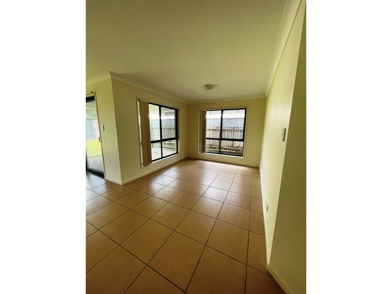 33 Diane Pde, Kallangur QLD 4503