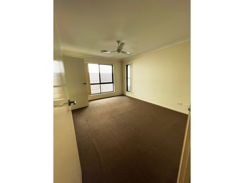 33 Diane Pde, Kallangur QLD 4503