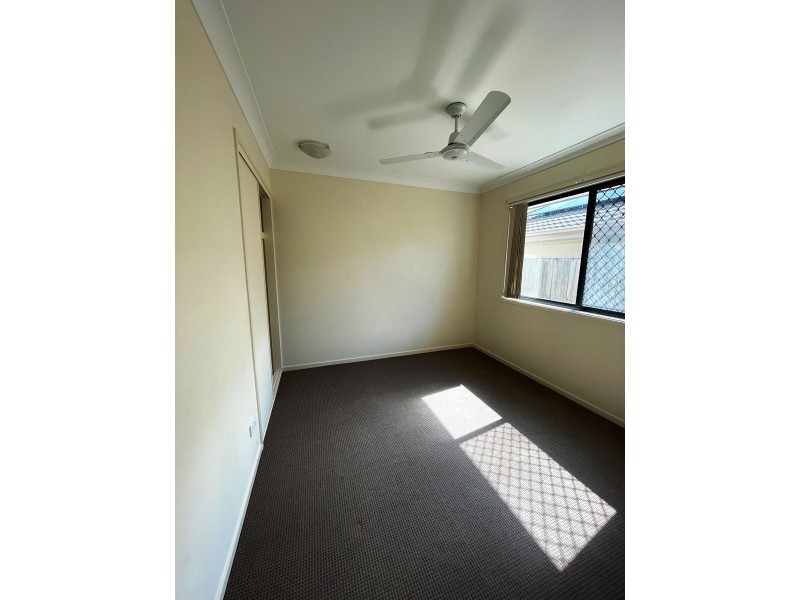 33 Diane Pde, Kallangur QLD 4503
