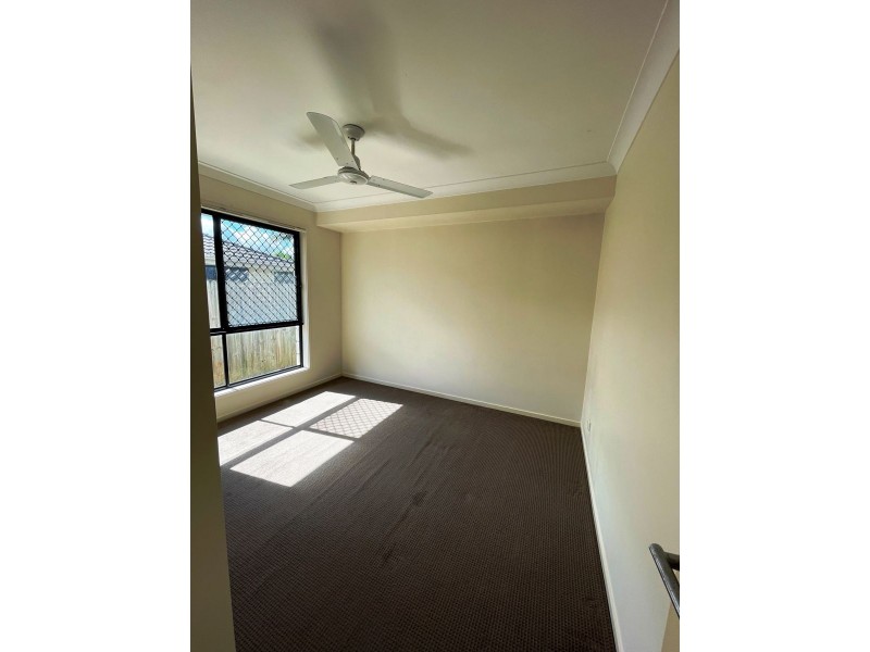 33 Diane Pde, Kallangur QLD 4503