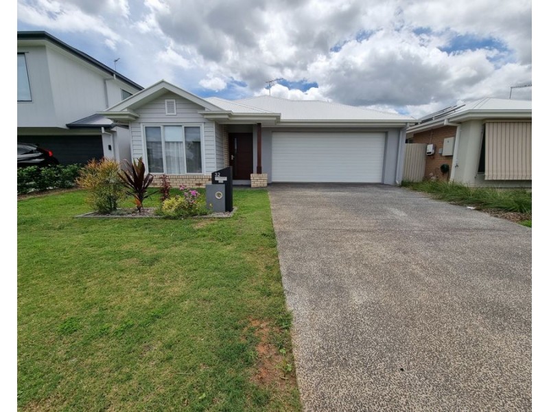 32 Sutherland Drv, Strathpine QLD 4500