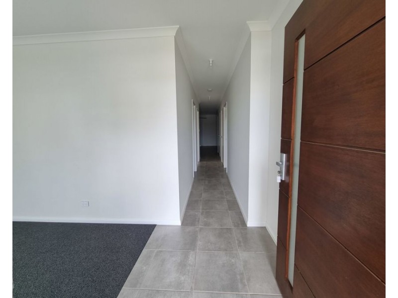 32 Sutherland Drv, Strathpine QLD 4500