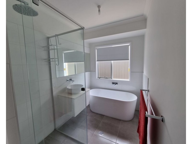32 Sutherland Drv, Strathpine QLD 4500
