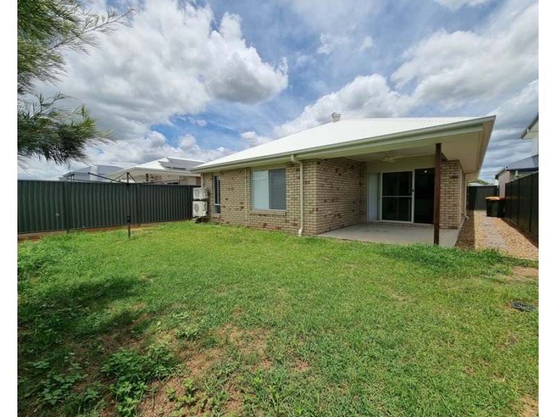 32 Sutherland Drv, Strathpine QLD 4500