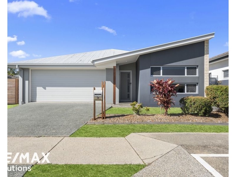 7 Central Green Drive, Narangba QLD 4504