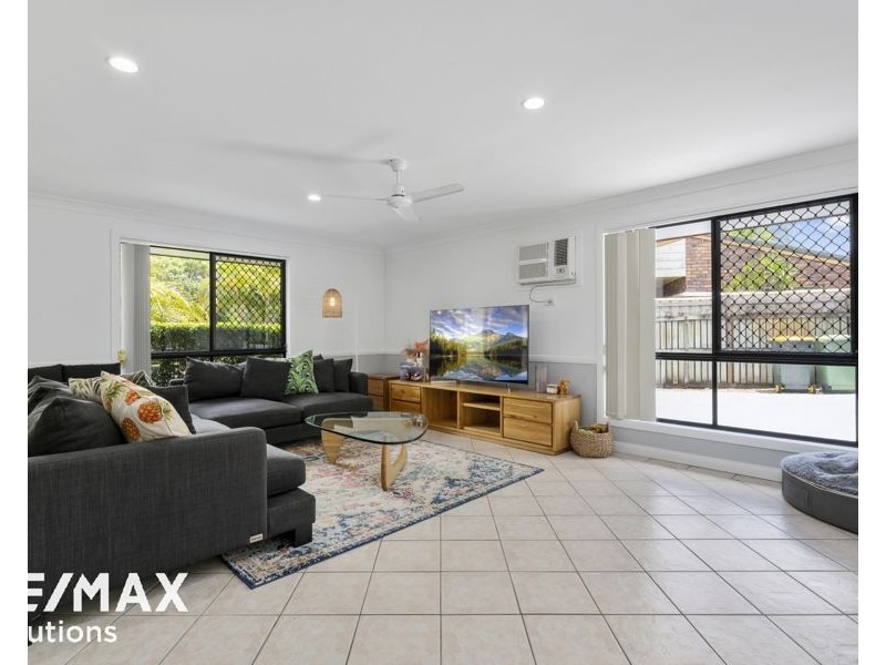 52 Hillmont Crescent, Morayfield QLD 4506