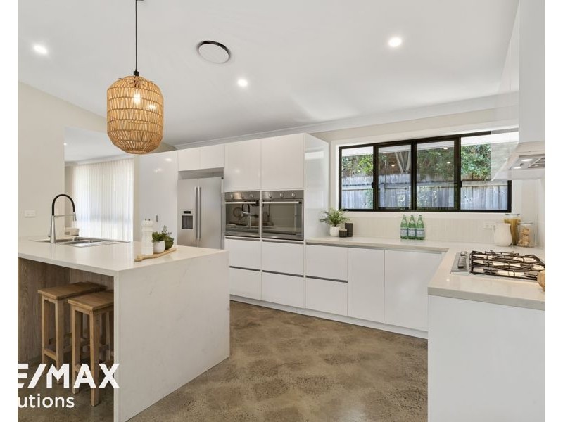 13 Dove Court, Albany Creek QLD 4035