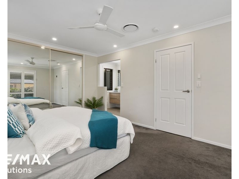 13 Dove Court, Albany Creek QLD 4035