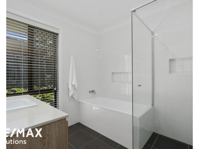 13 Dove Court, Albany Creek QLD 4035