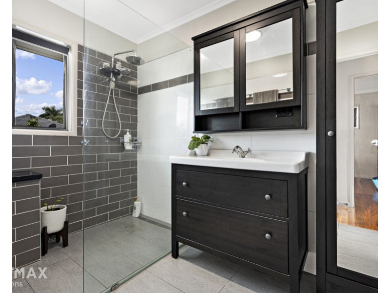 9 Shelley St, Strathpine QLD 4500