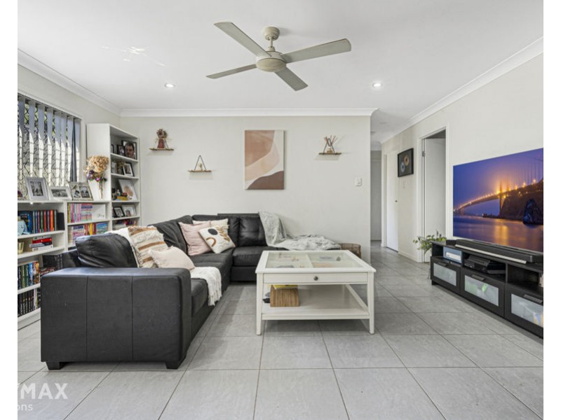 1 & 2/87 Jones Street, Rothwell QLD 4022