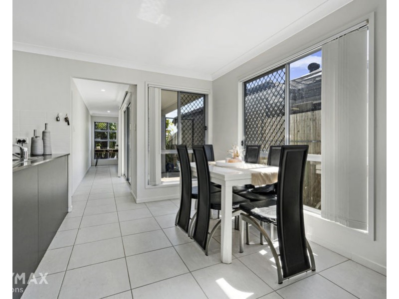 1 & 2/87 Jones Street, Rothwell QLD 4022