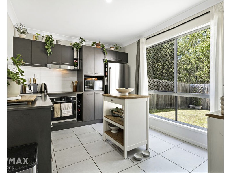 1 & 2/87 Jones Street, Rothwell QLD 4022