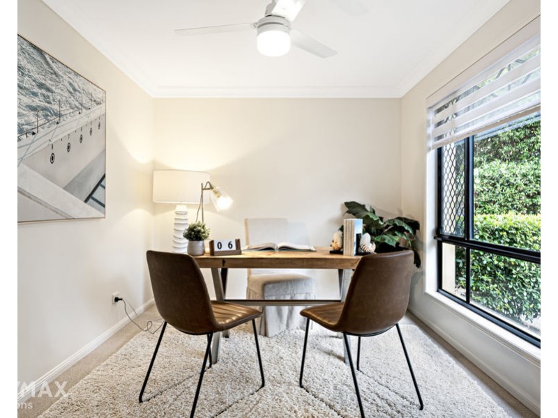 6a Peterson Street, Scarborough QLD 4020