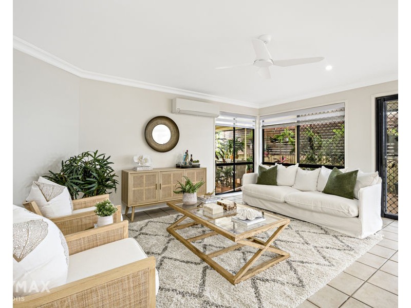 6a Peterson Street, Scarborough QLD 4020