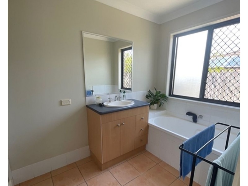 15 Zoe Place, Deception Bay QLD 4508