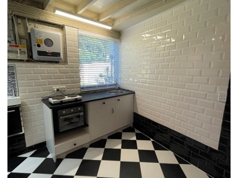 4 Centre Street, Strathpine QLD 4500