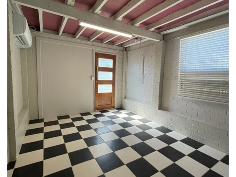 4 Centre Street, Strathpine QLD 4500