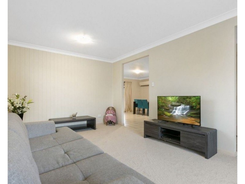 102 Sheaves Road, Kallangur QLD 4503