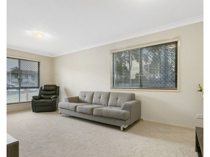 102 Sheaves Road, Kallangur QLD 4503