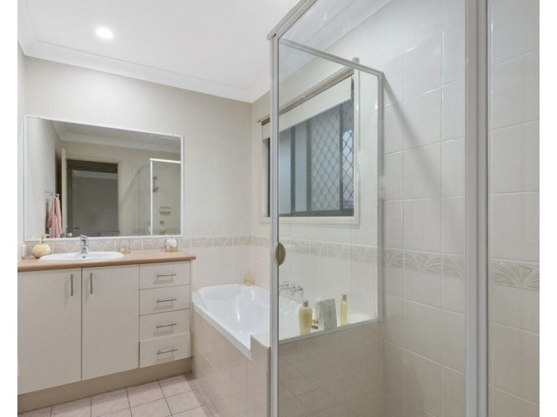 102 Sheaves Road, Kallangur QLD 4503