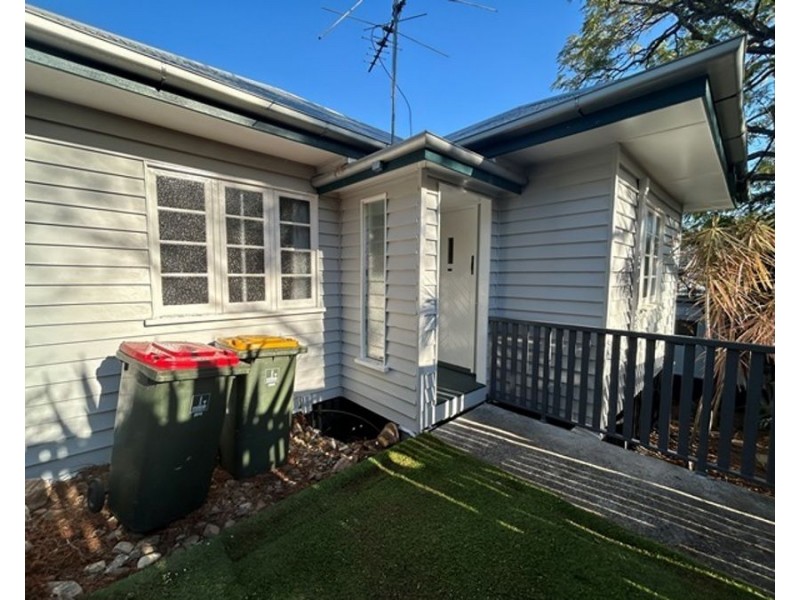 16 Young Street, Red Hill QLD 4059