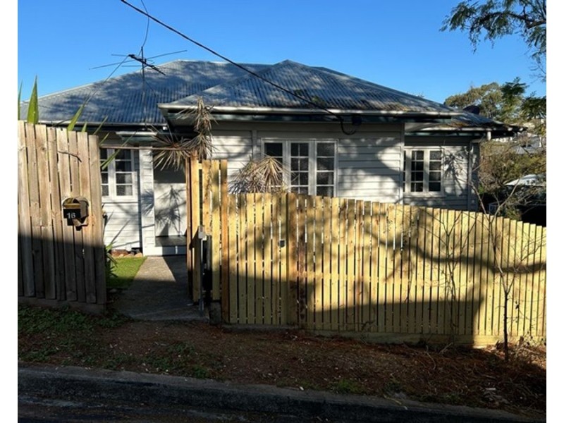 16 Young Street, Red Hill QLD 4059