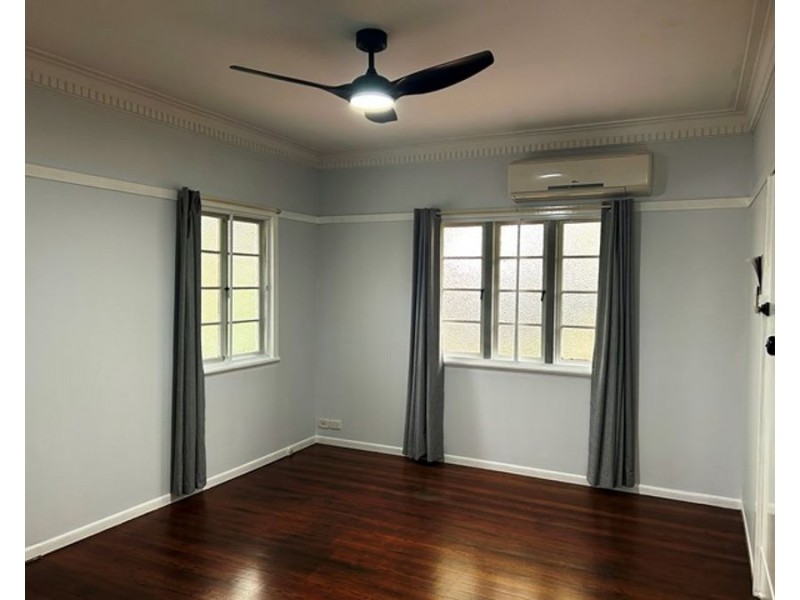 16 Young Street, Red Hill QLD 4059