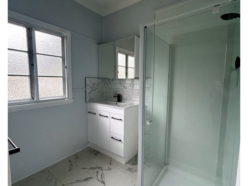 16 Young Street, Red Hill QLD 4059