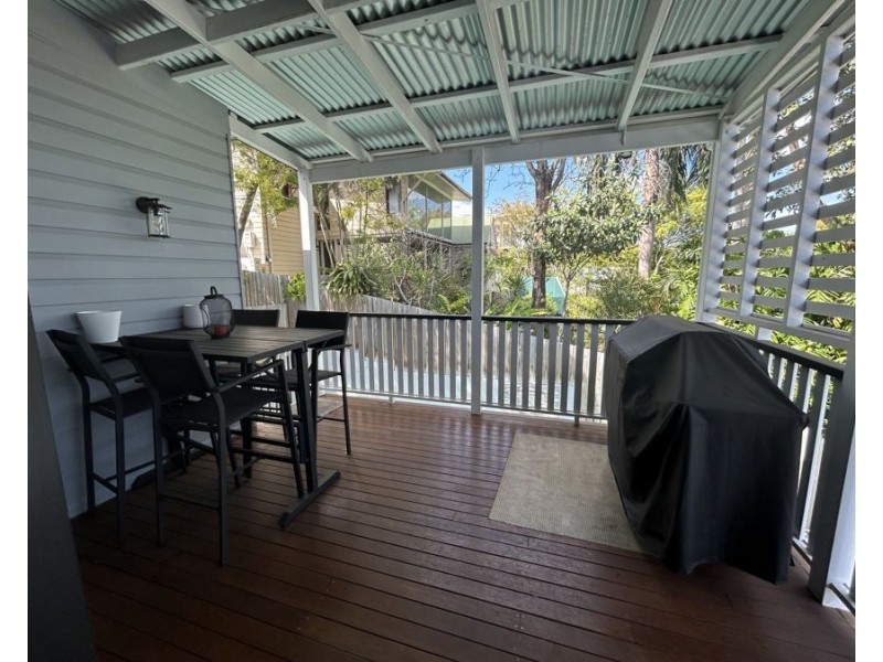 6 Jones Street, Red Hill QLD 4059