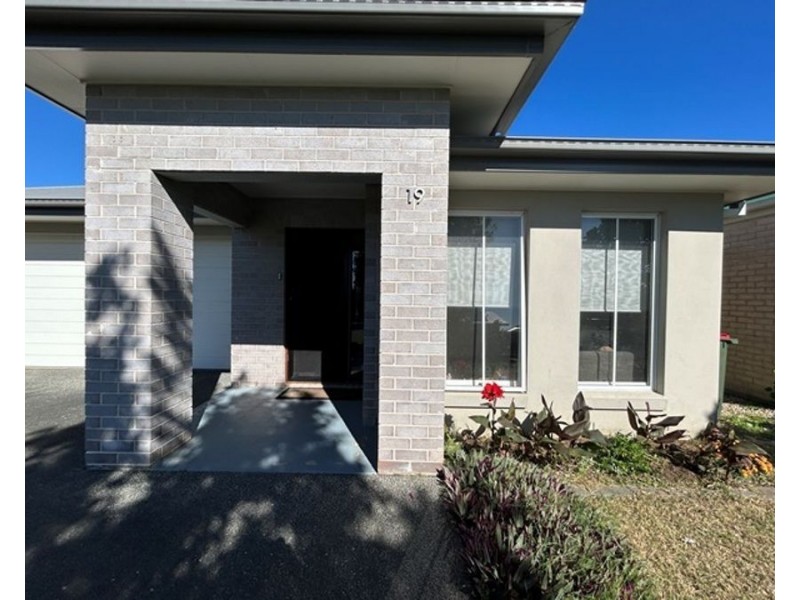 19 Blatchford Street, Strathpine QLD 4500