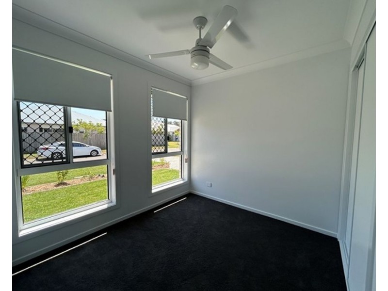 1/44 Perignon Circuit, Beachmere QLD 4510