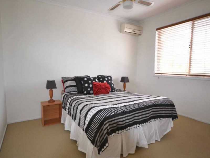 15 Ustinov Crescent, Mcdowall QLD 4053